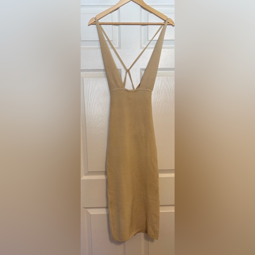 NWT Tan Lines Textured Body-con Halter Criss Cross Back Midi Dress Beige Tan XS - Picture 2 of 6